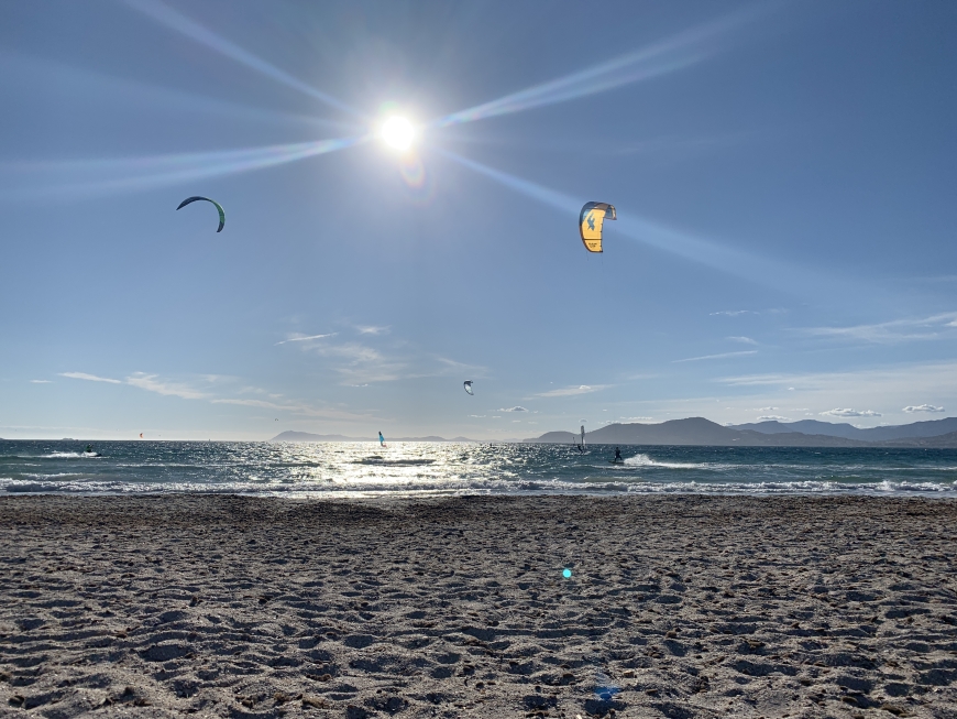 Loisirs et sports nautiques : planche à voile et kitesurf